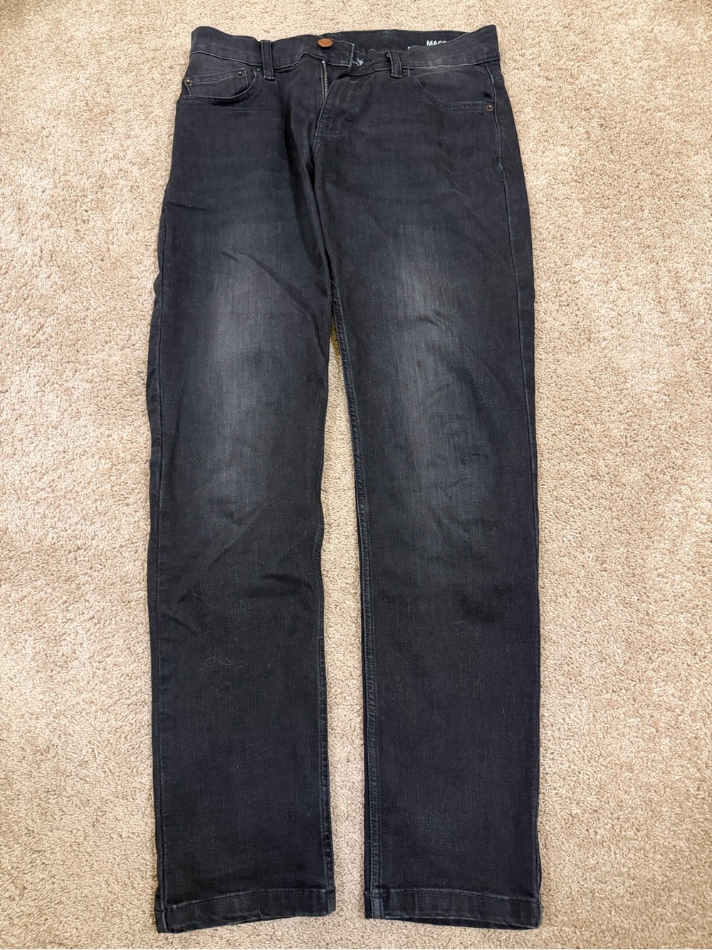 Men's Straight Fit Jeans in Washed Black